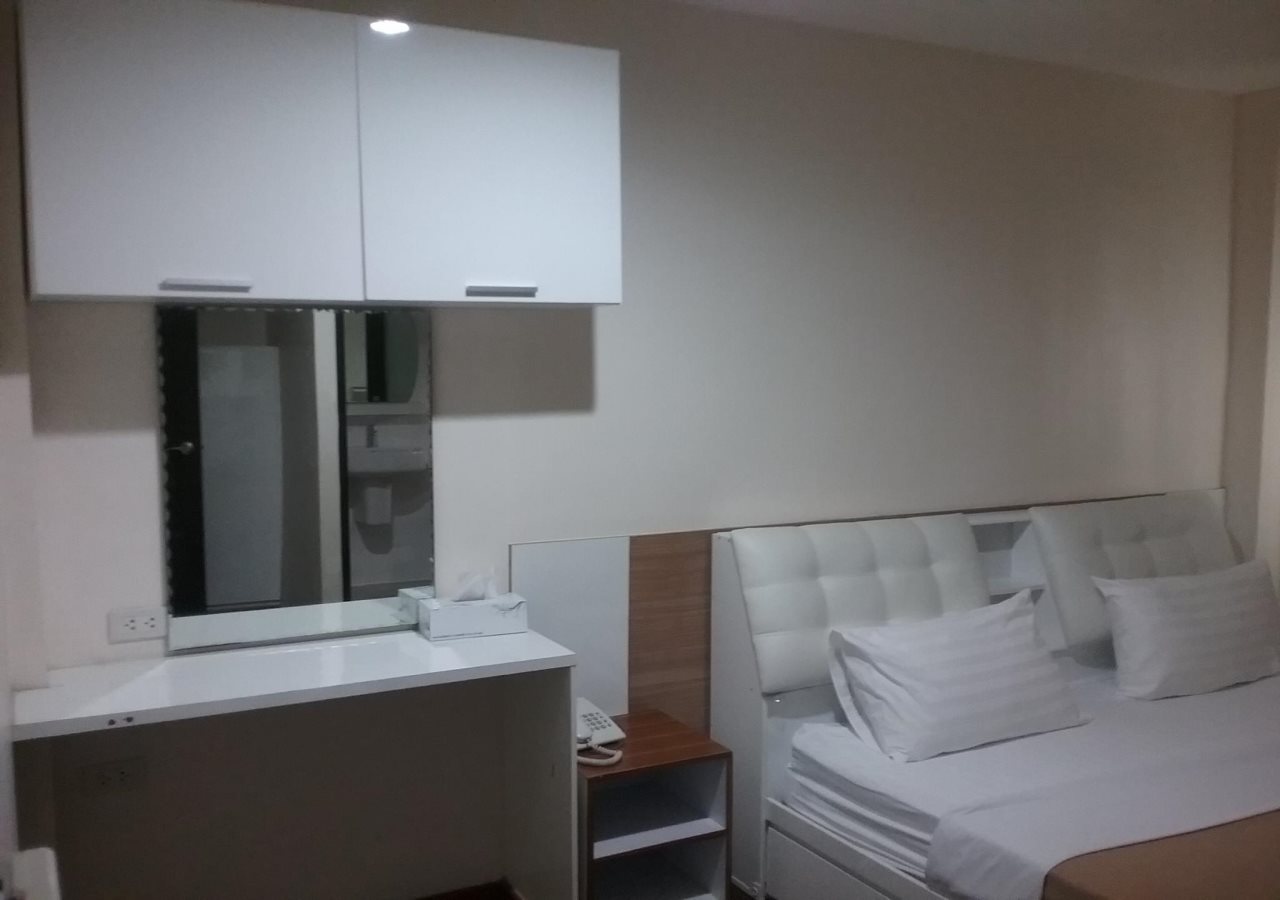 White House Asoke Sukhumvit 18 3