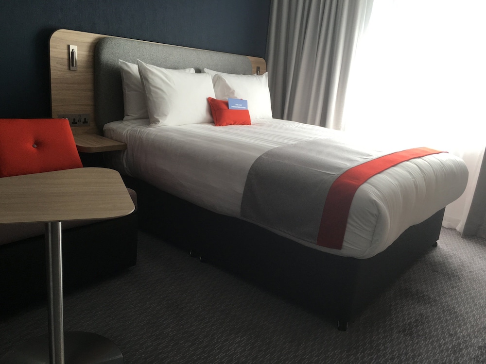Holiday Inn Express St. Albans - M25, JCT.22 15