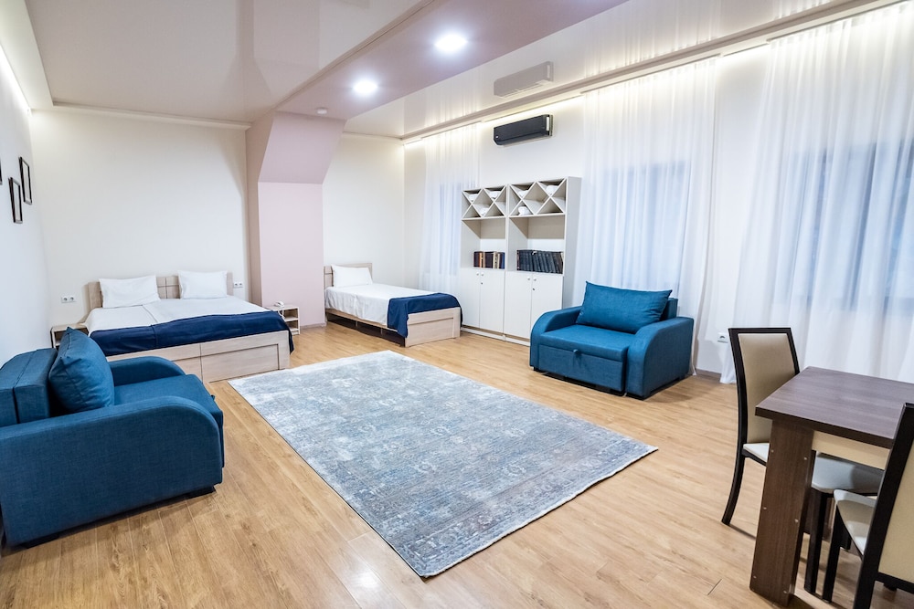 Hotel Tiflis 18