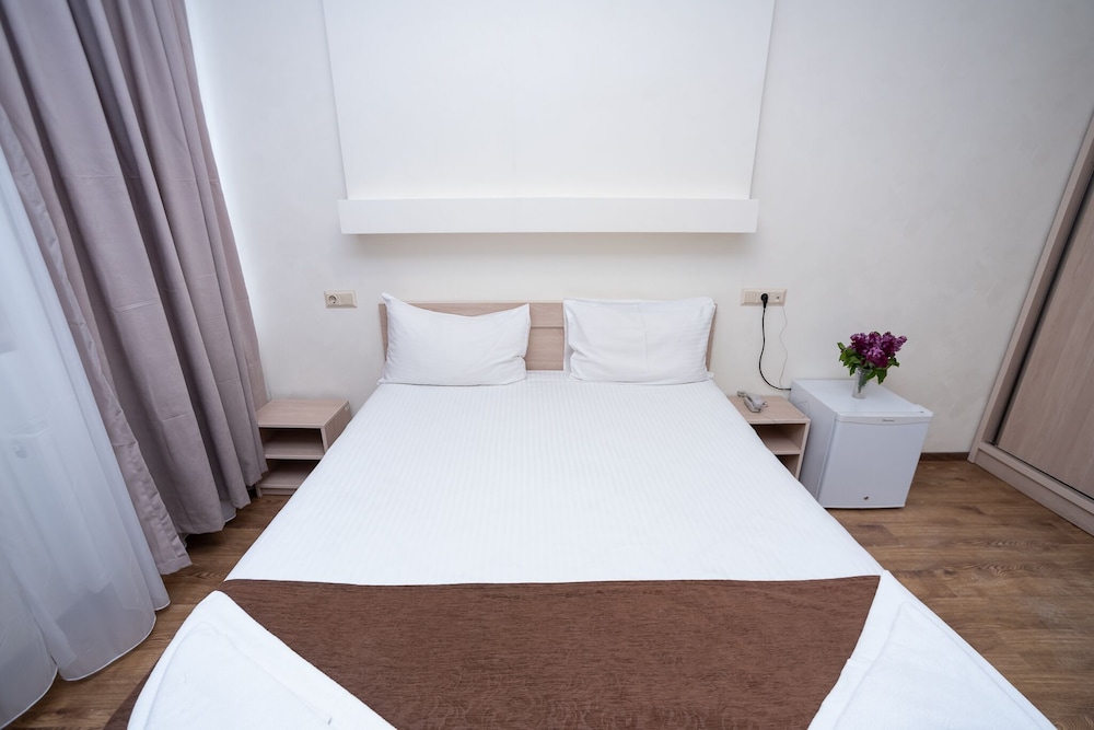 Hotel Tiflis 23
