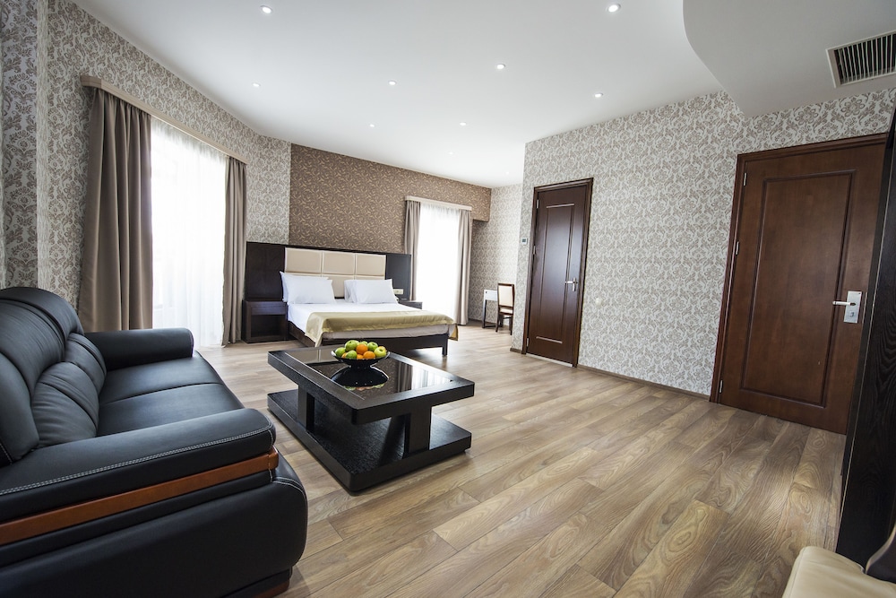 Tbilisi Inn 13