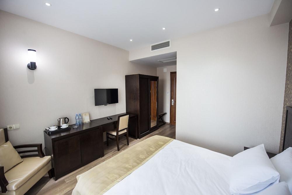Tbilisi Inn 7