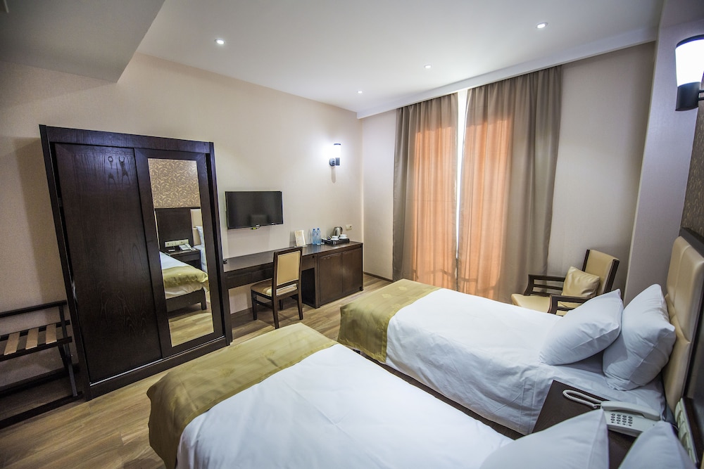 Tbilisi Inn 12