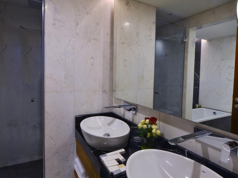 The Avenue Hotel 19