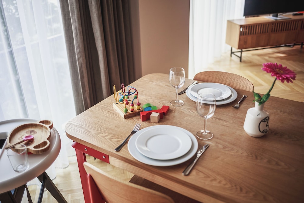 The Circus Apartments 24