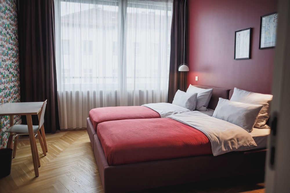 The Circus Apartments 21