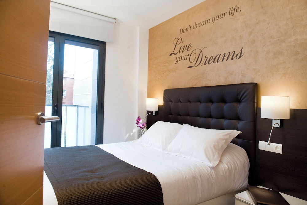 Home To Home Barcelona 5