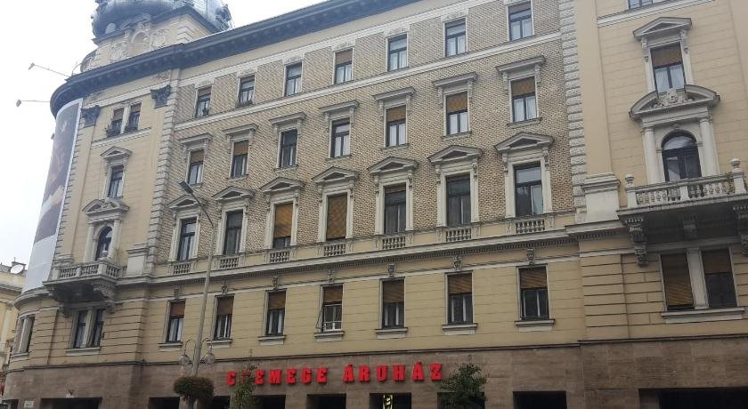 Omega Guesthouse Budapest 17