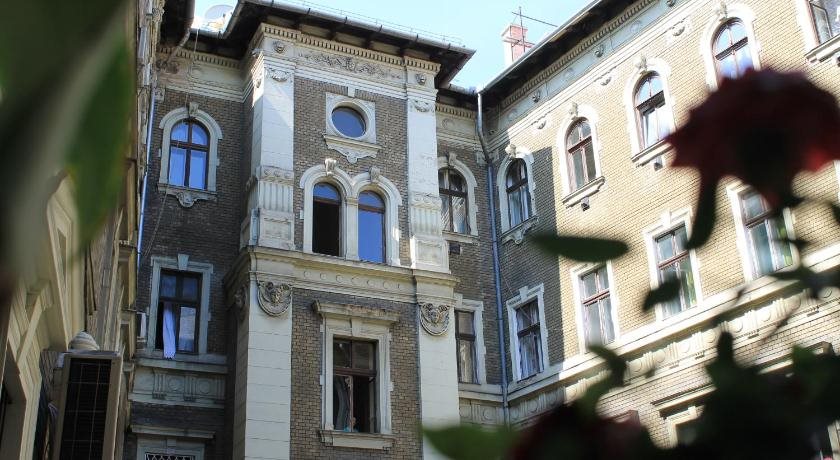 Omega Guesthouse Budapest 19