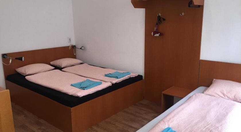 Omega Guesthouse Budapest 8