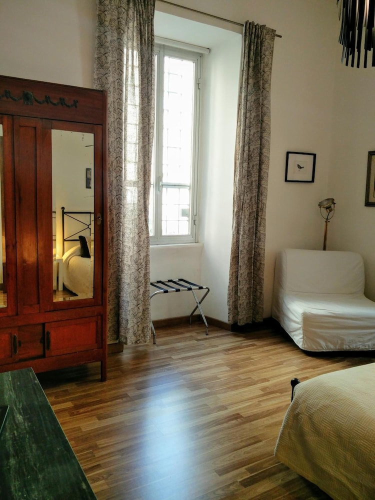Rome Center Rooms 12