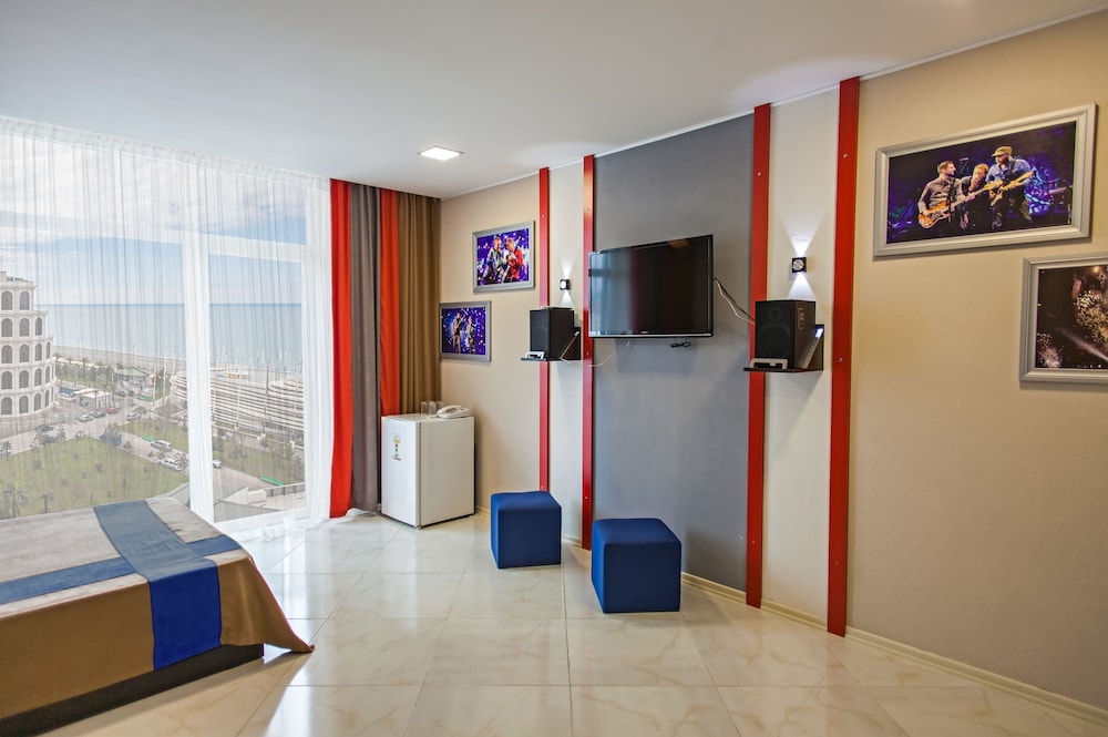 Rock Hotel First Line 9