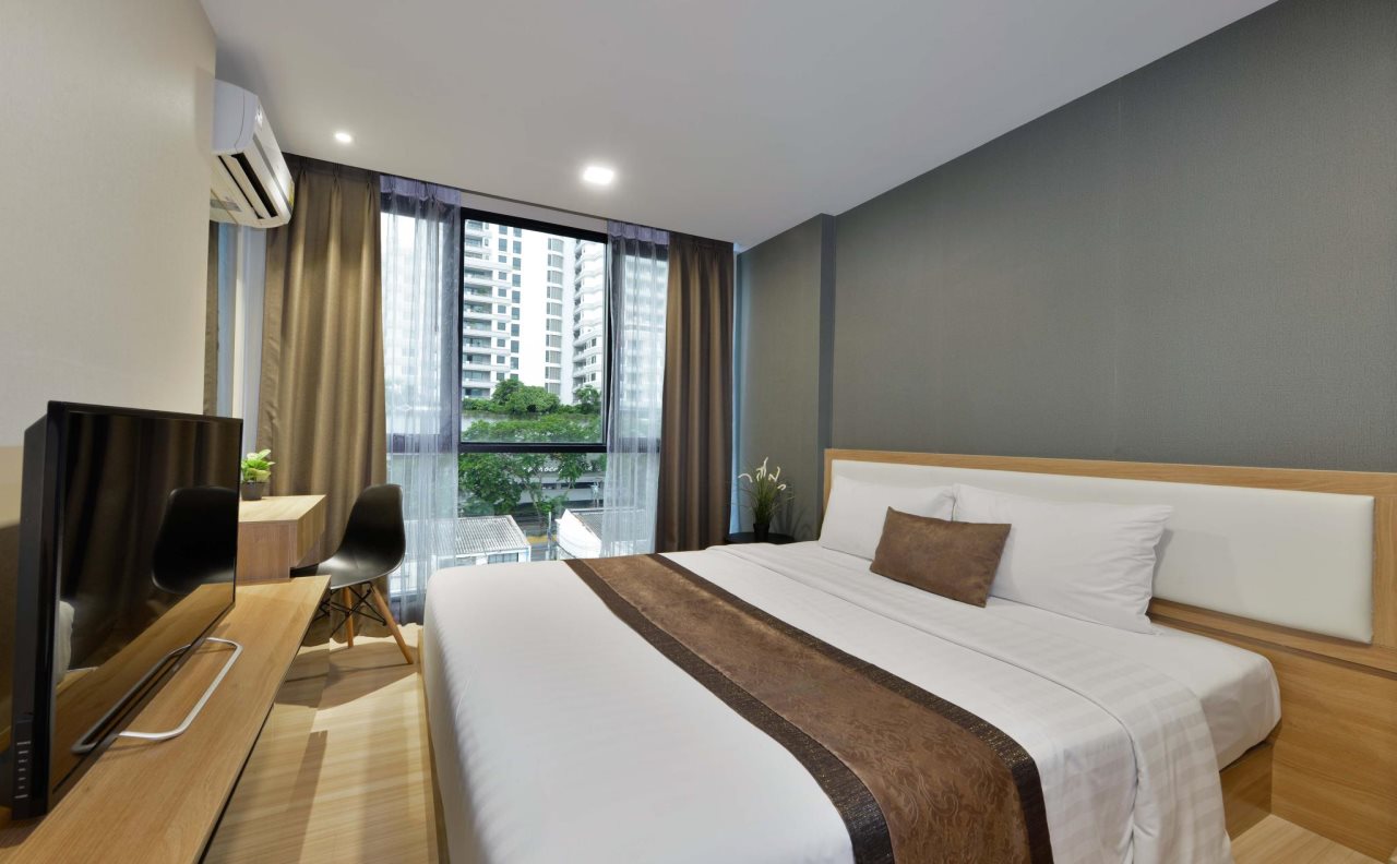 Ten Ekamai Suites Serviced Apartment 2