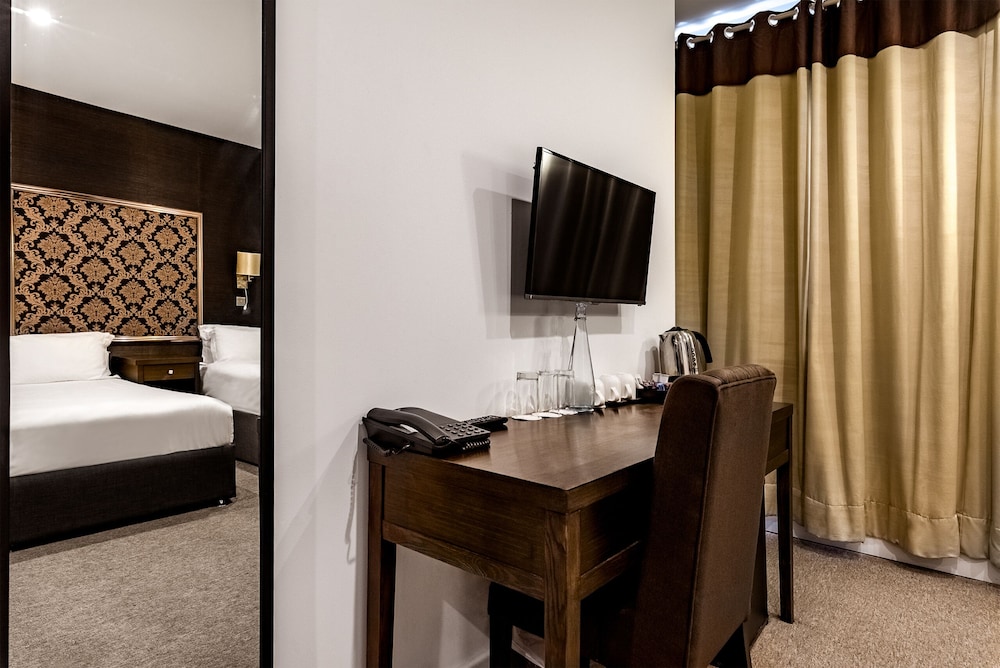 Grand Sapphire Hotel & Banqueting 13