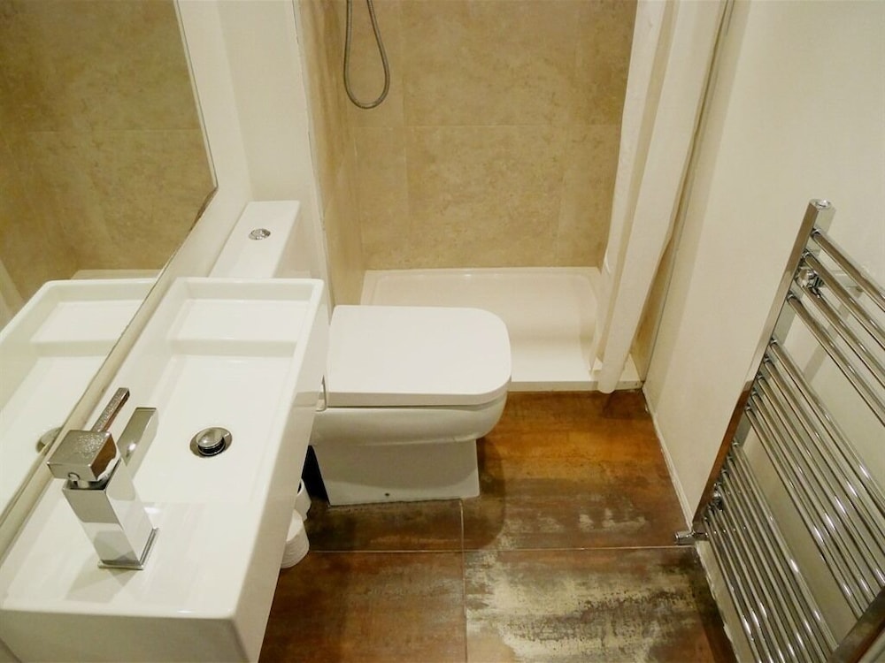 Kew Rooms 14
