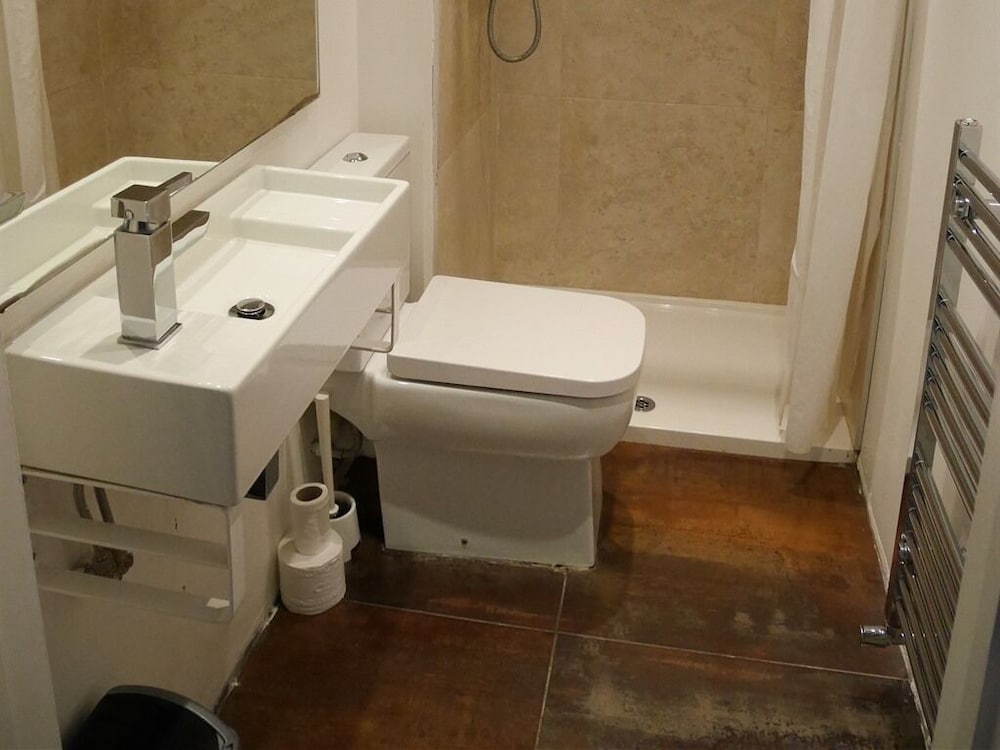 Kew Rooms 17