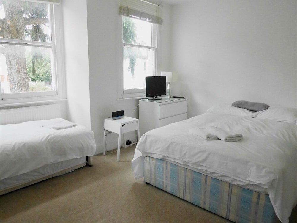 Kew Rooms 11