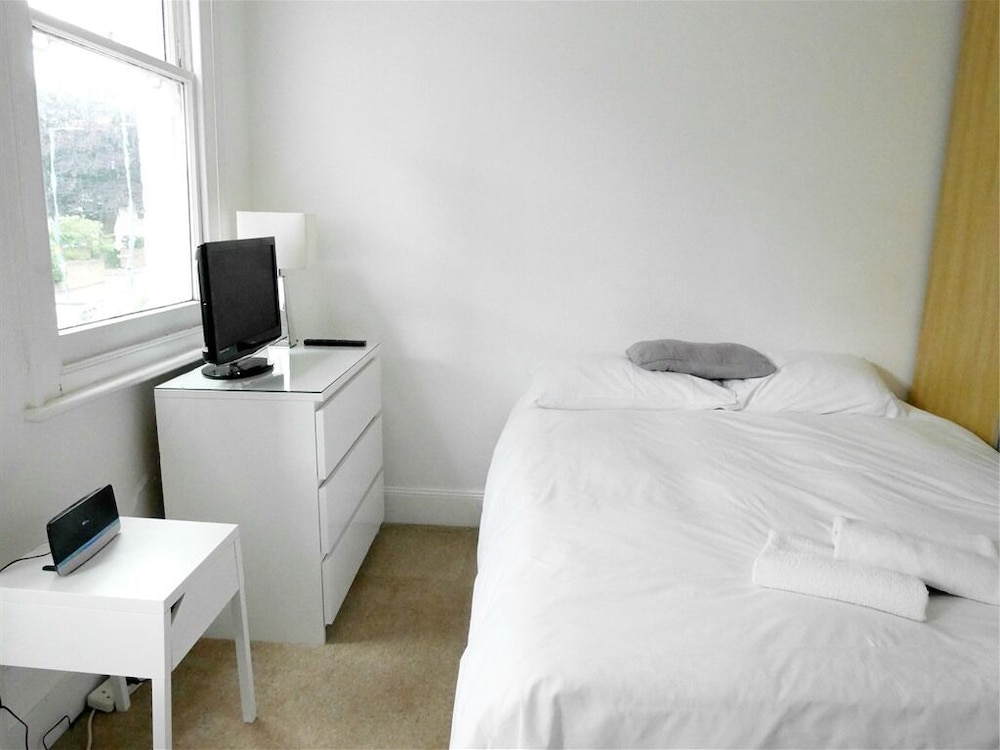 Kew Rooms 6