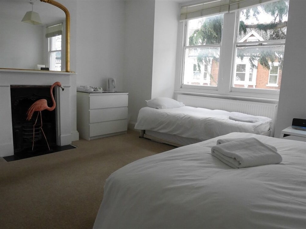 Kew Rooms 8