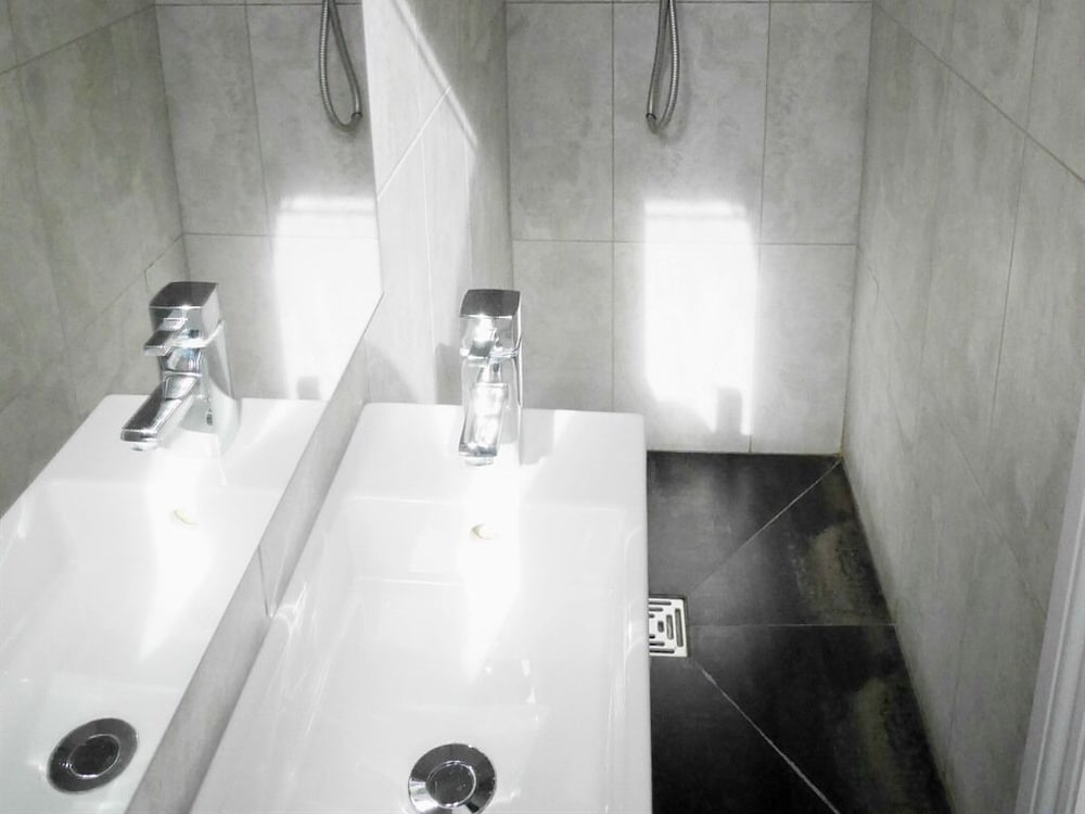 Kew Rooms 18