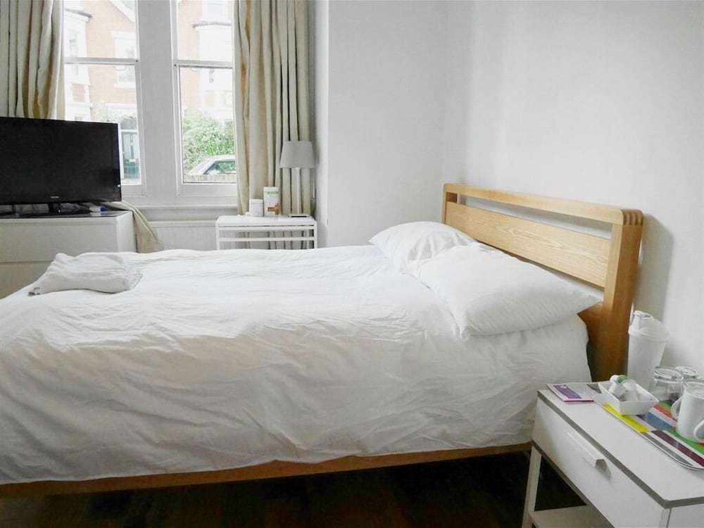 Kew Rooms 2