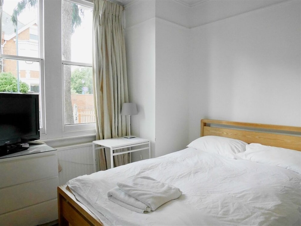 Kew Rooms 1