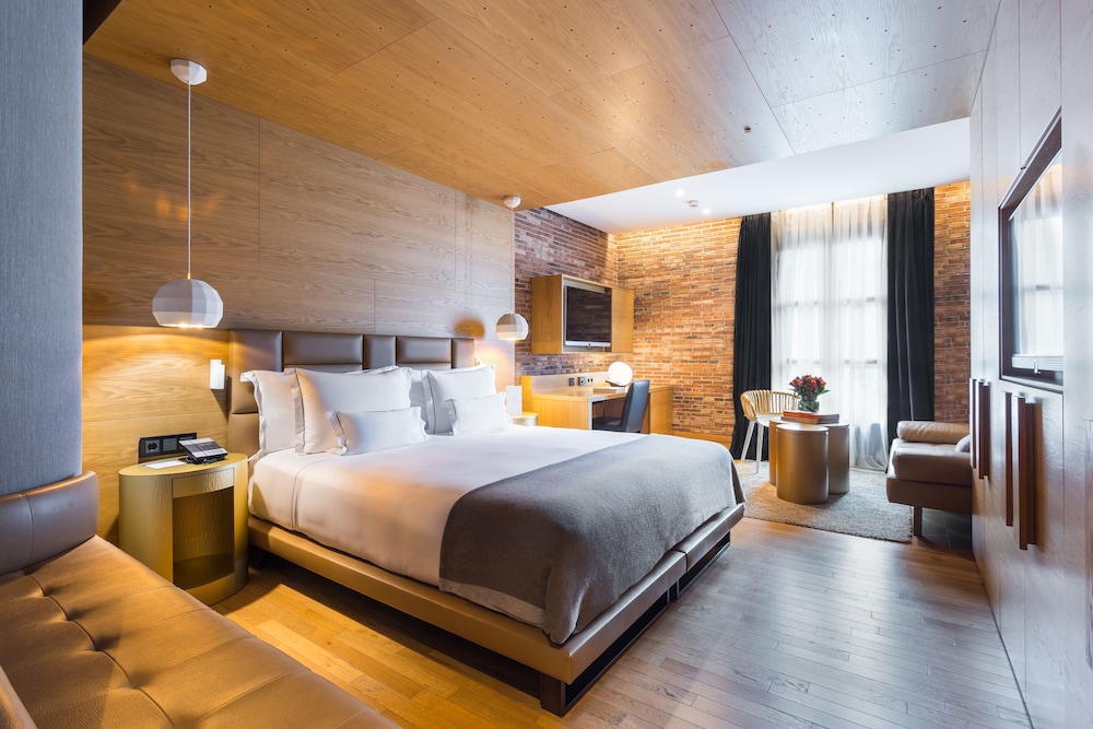 Monument Hotel 18