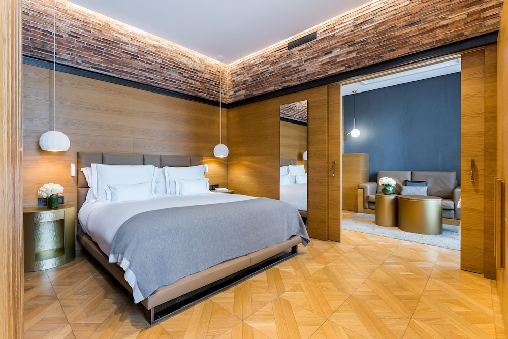 Monument Hotel 21
