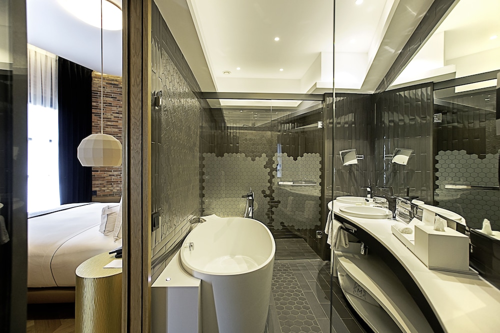 Monument Hotel 12