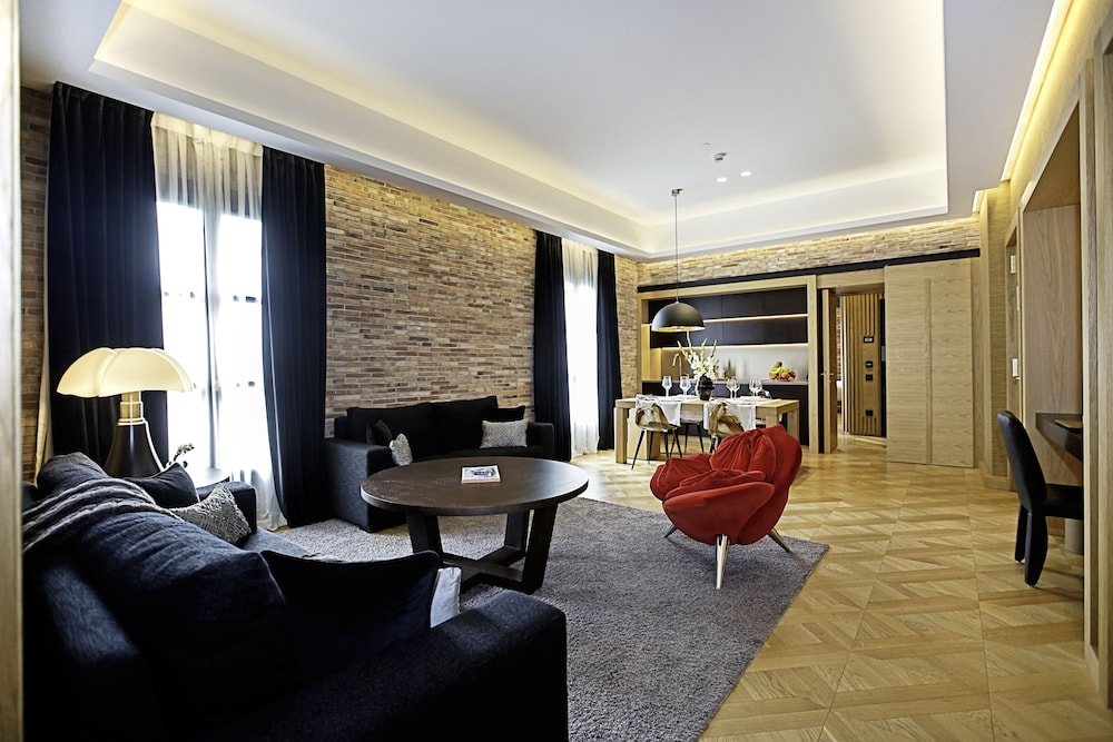 Monument Hotel 7