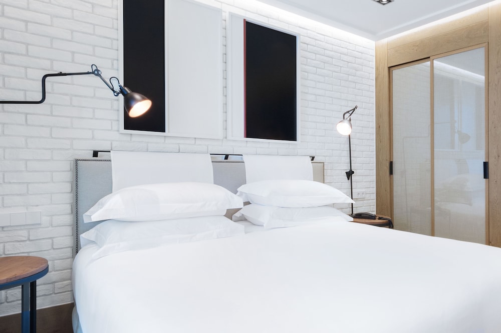 The Corner Hotel 7