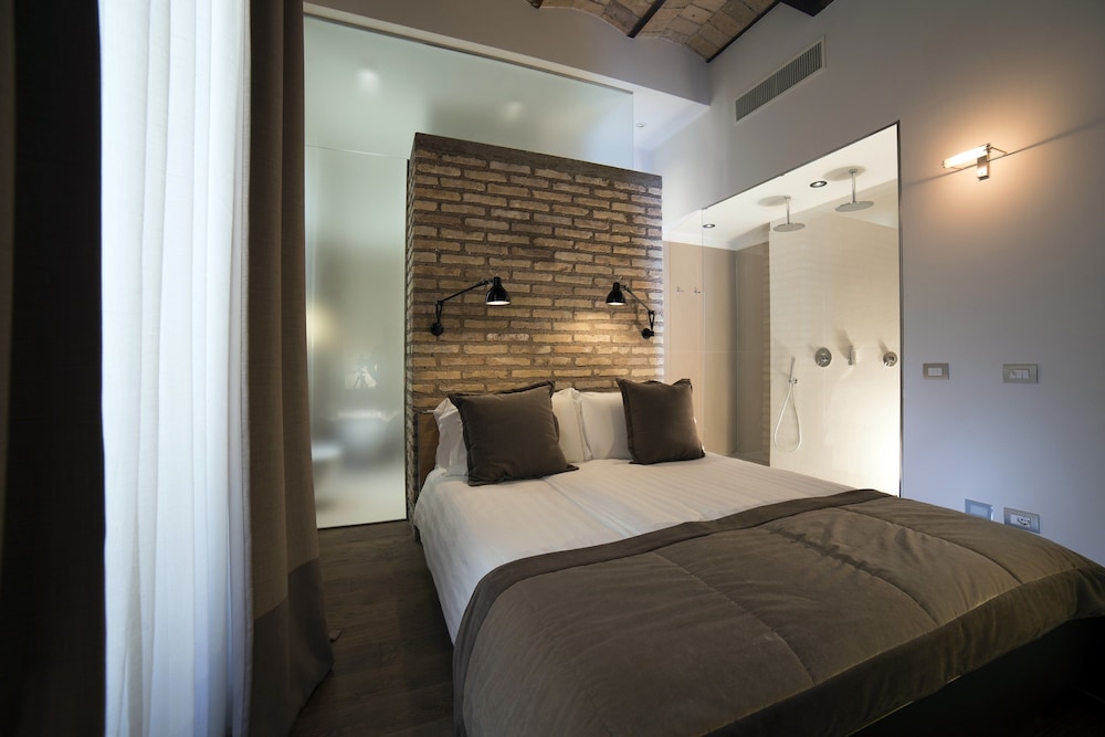 1880 Atypical Rooms 23