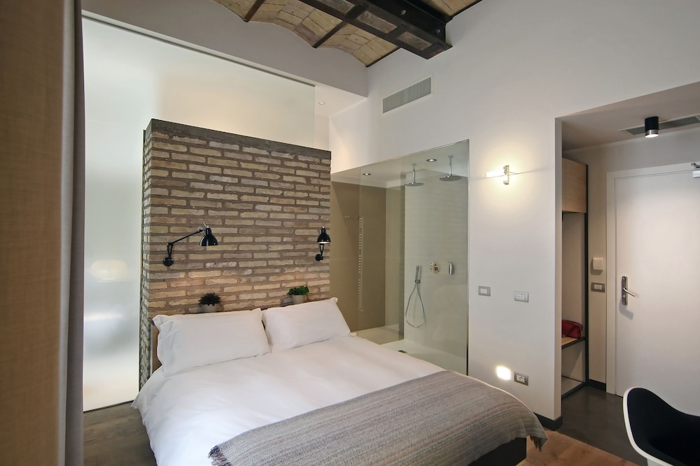 1880 Atypical Rooms 9