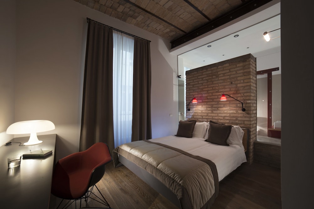 1880 Atypical Rooms 22