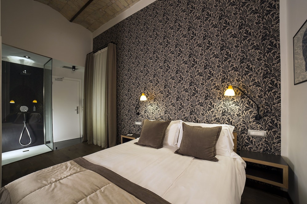 1880 Atypical Rooms 24