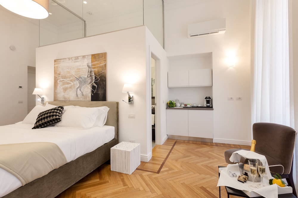 504 Corso Suites 13