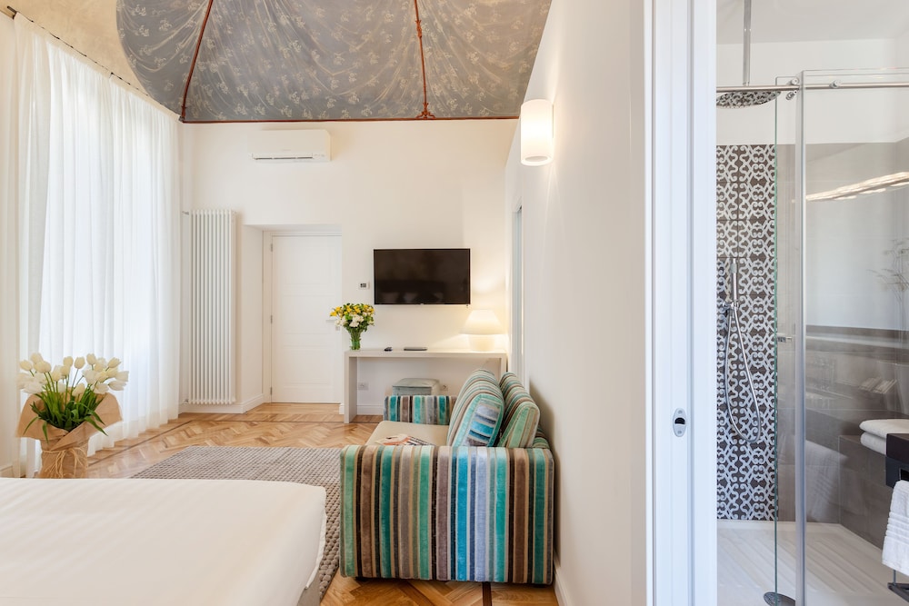 504 Corso Suites 20