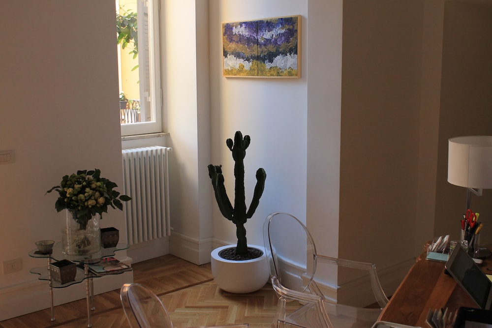 504 Corso Suites 8