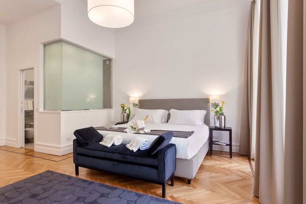 504 Corso Suites 12