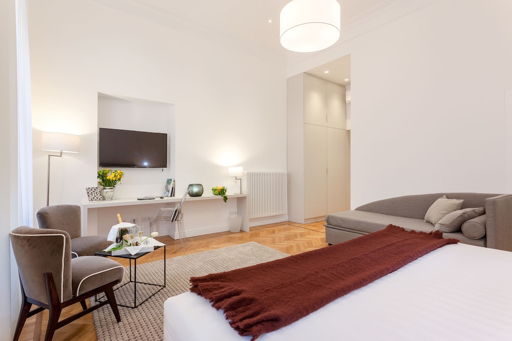 504 Corso Suites 15