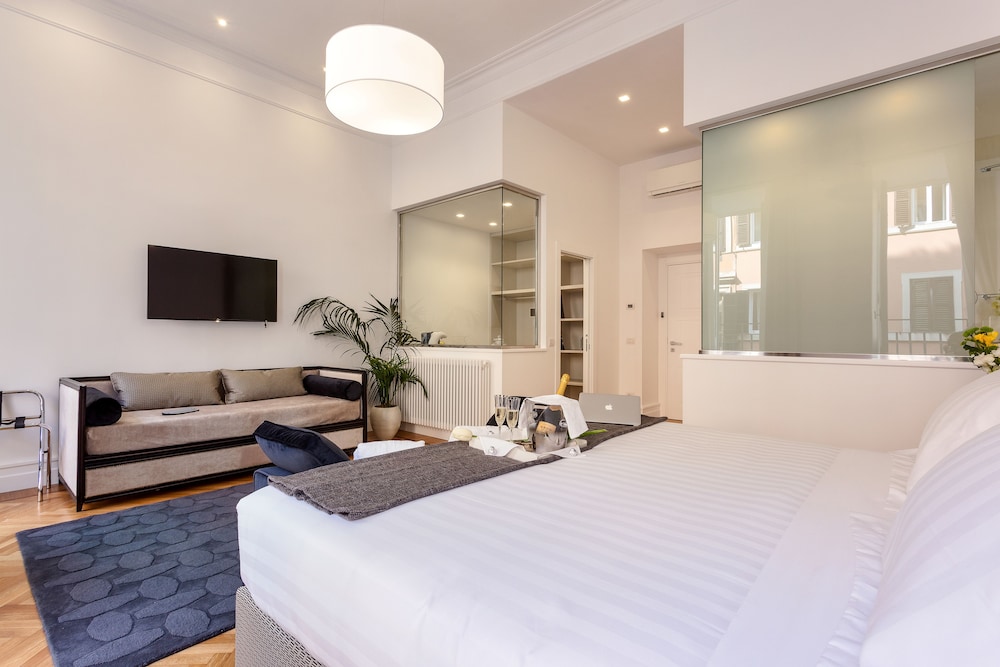 504 Corso Suites 17