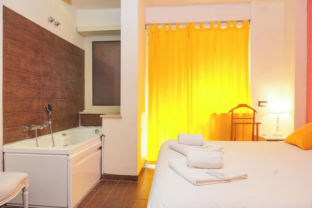 Aida Charming Rooms 10