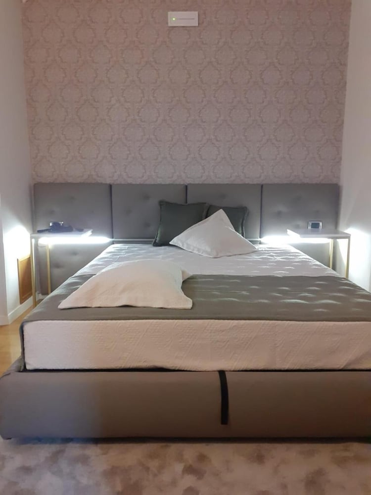 Condotti Rooms 13