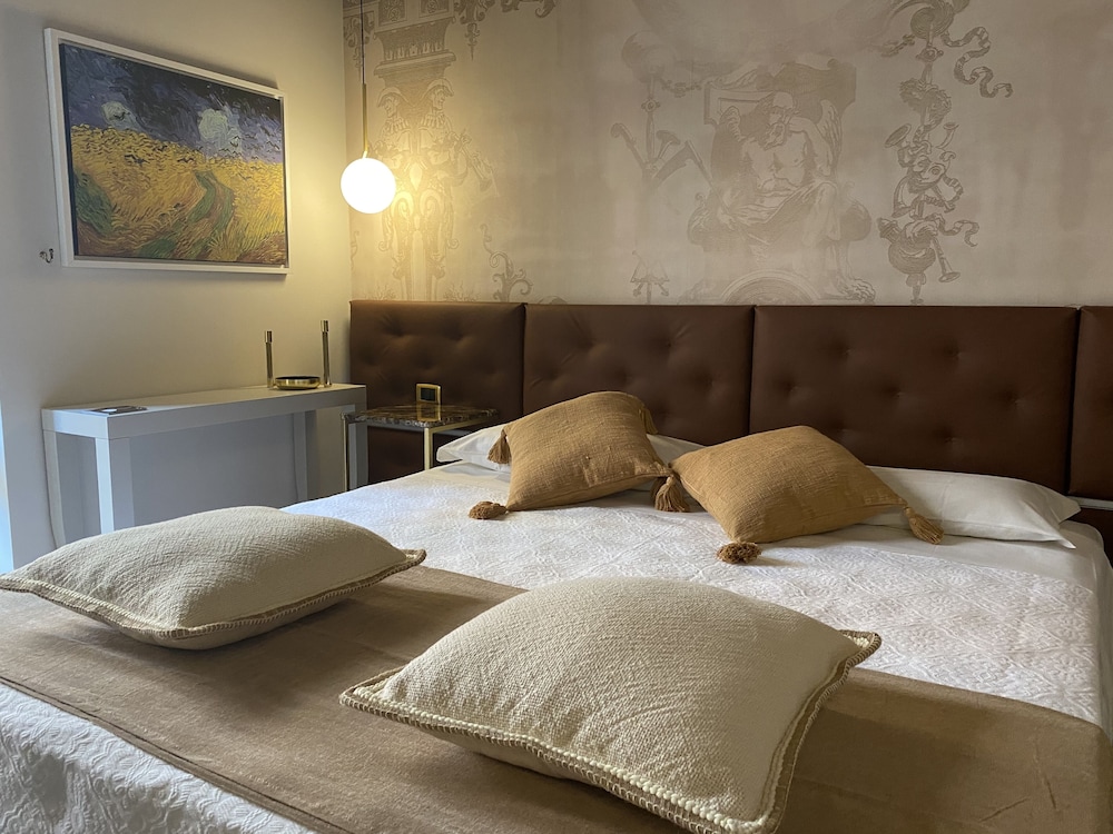 Condotti Rooms 6