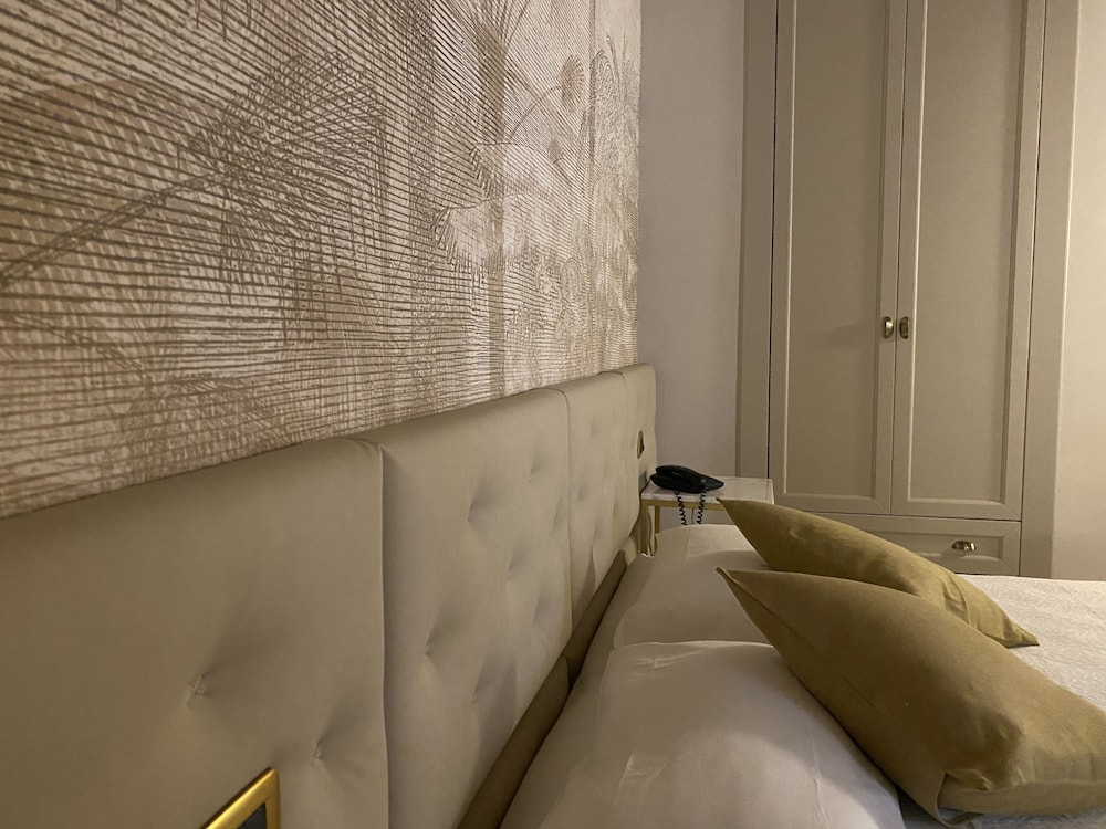 Condotti Rooms 10