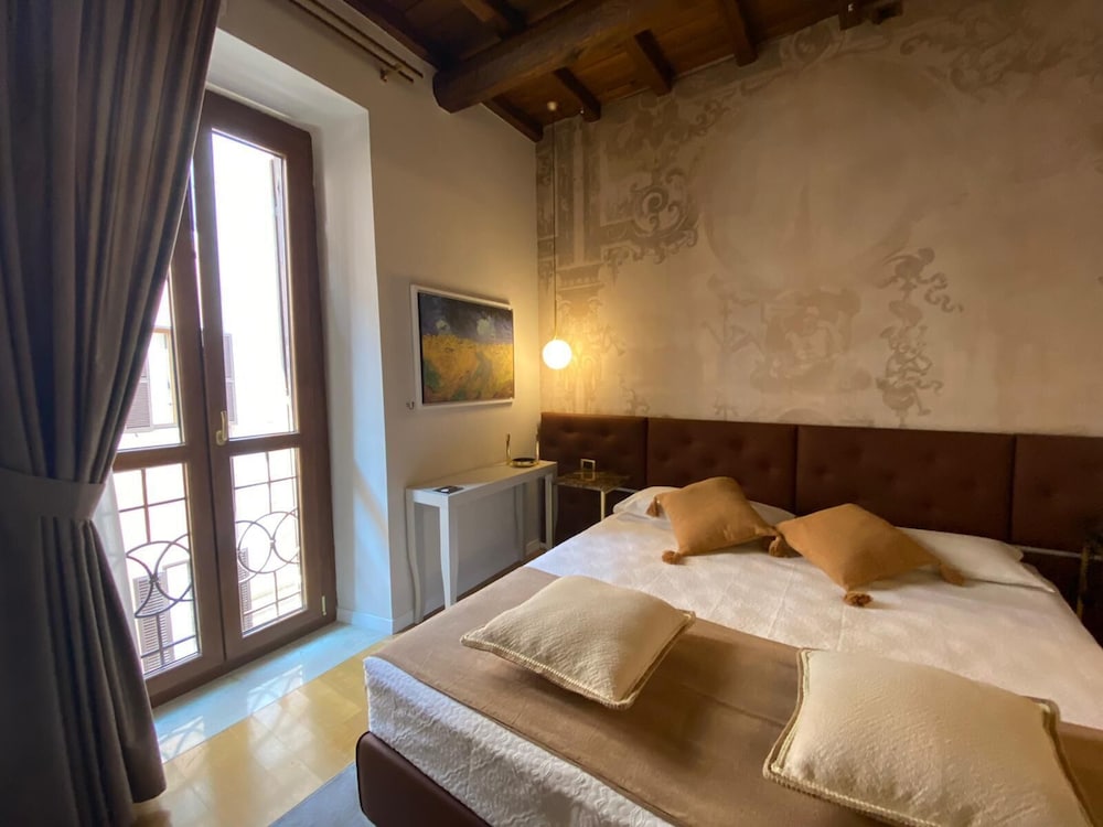 Condotti Rooms 19