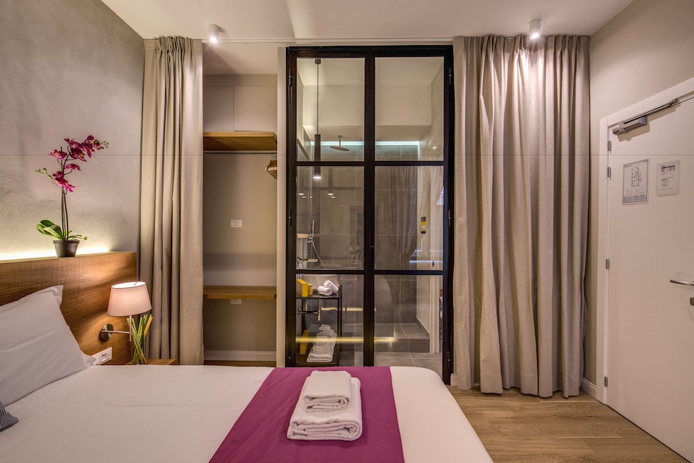 The Spanish Suite 16