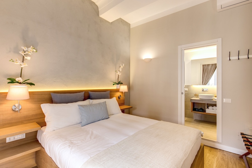 The Spanish Suite Campo de Fiori 11