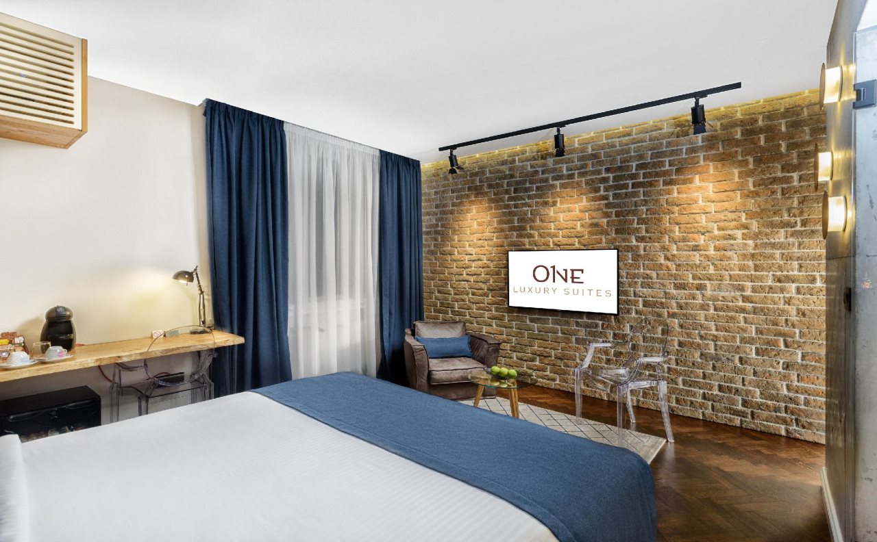 One Luxury Suites 17