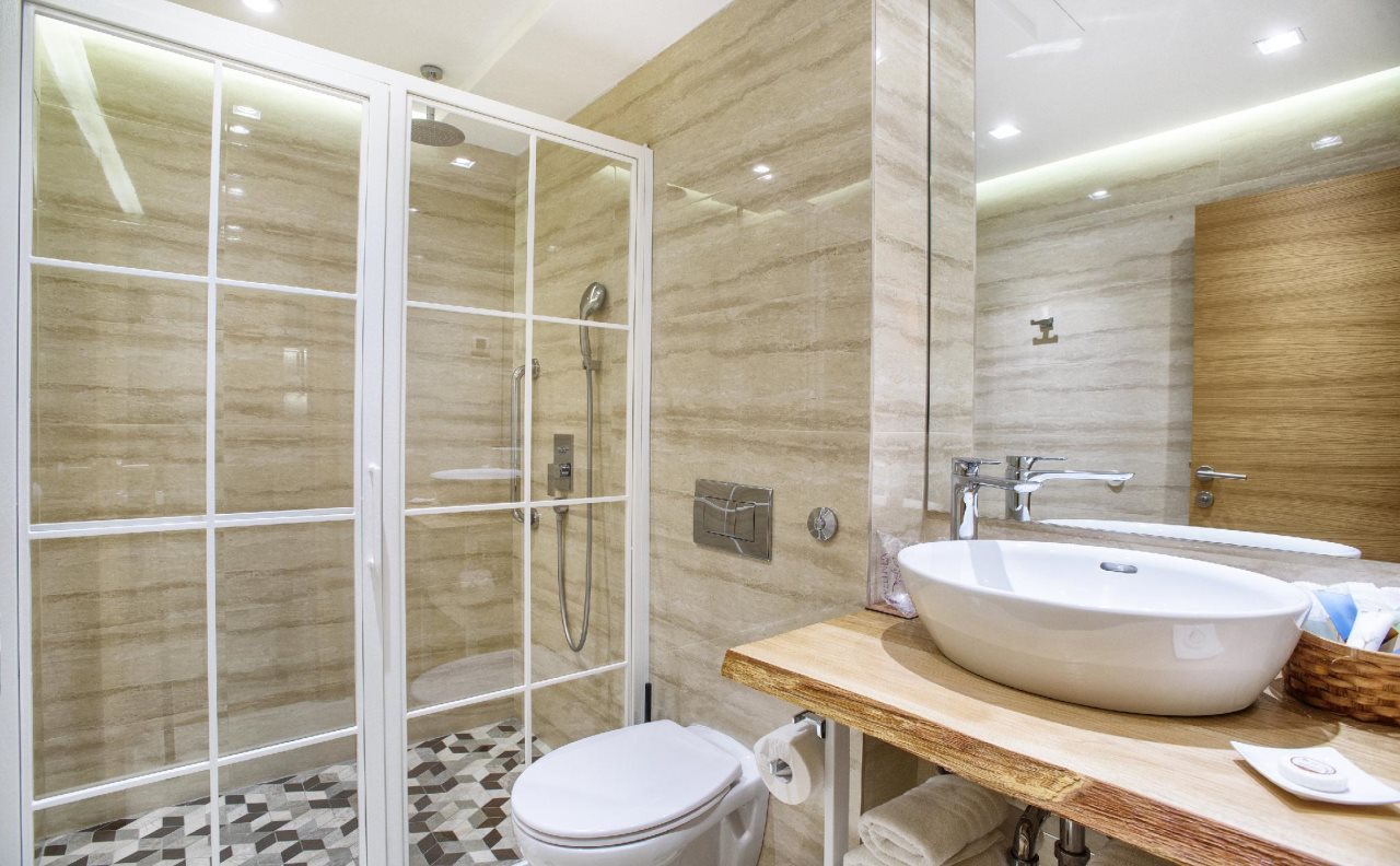 One Luxury Suites 19